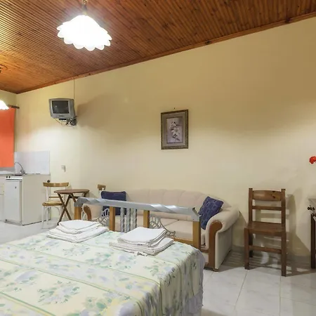 Artemis Hotel 2*